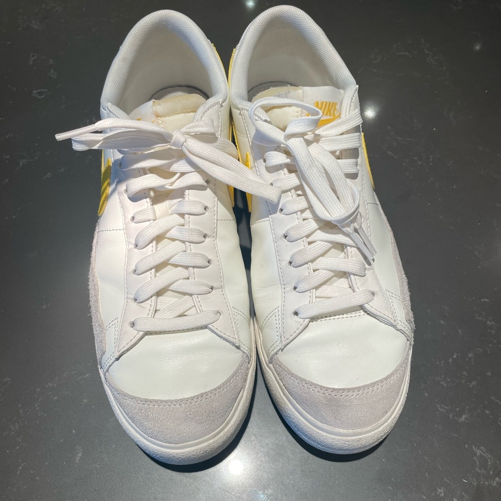 Nike Blazer Low Platform Yellow - Picture 4 of 5